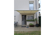 Tenda da sole cassonetto integrale VESTA - Colore Telaio - RAL9010 Bianco - Colore tela 004B Beige Chiaro - 250gr