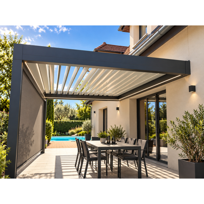 Pergola Bioclimatica con chiusura a tende veticale